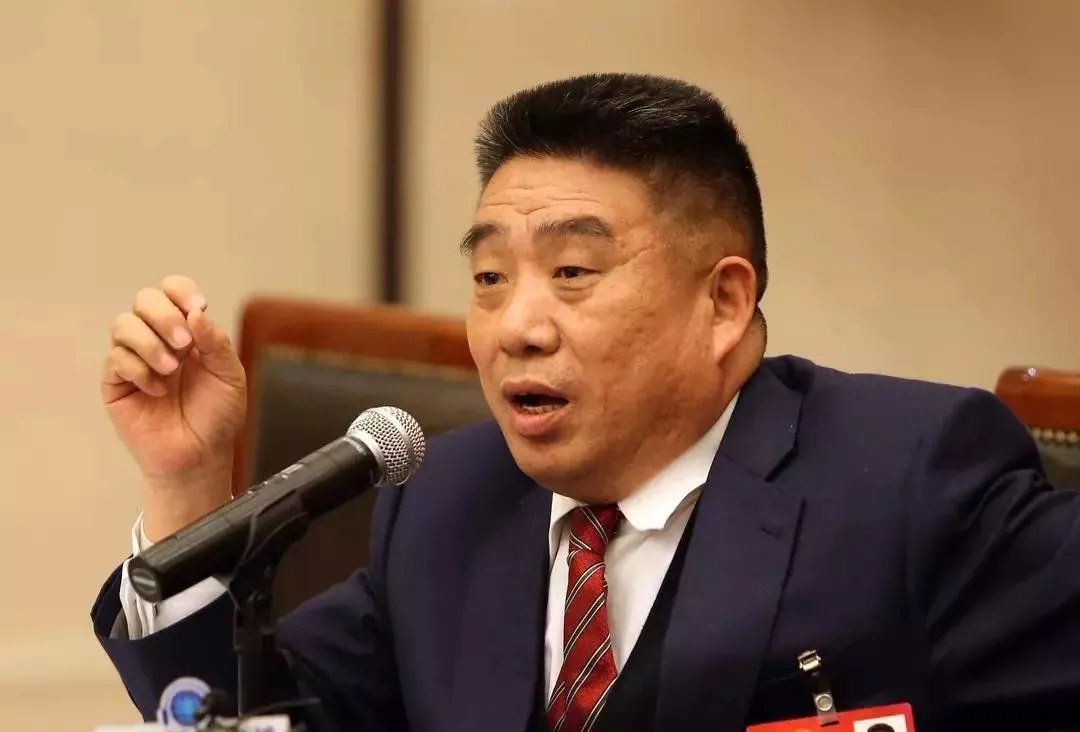朱文臣最新動(dòng)態(tài)，變化中的力量鑄就自信與成就之路