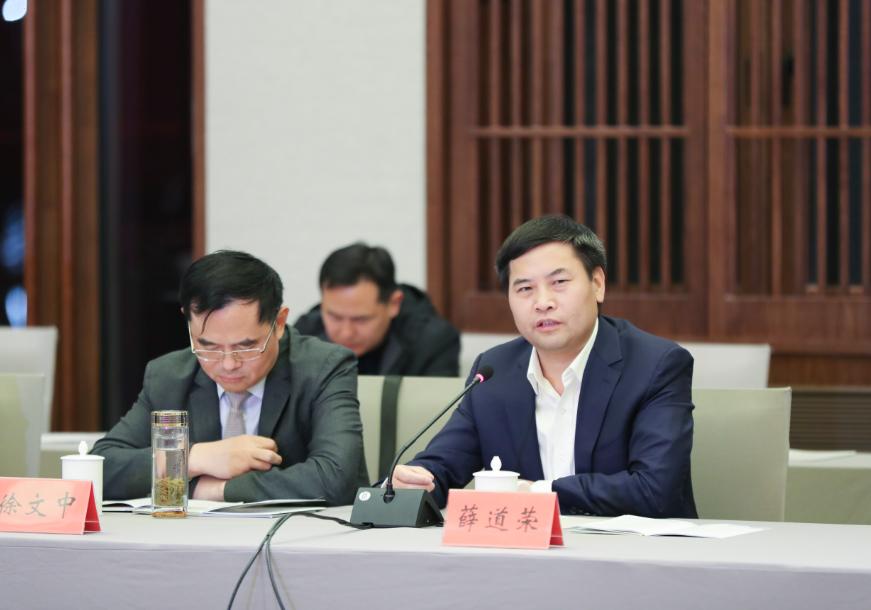 北京異地高考新規(guī)定下的獨特小巷探秘，遇見一家特色小店
